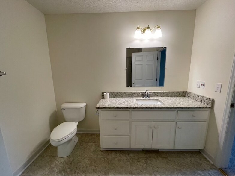 Building Photo - 1007 Loganberry Ct