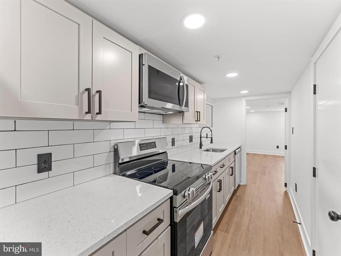 Building Photo - 4927 Catharine St