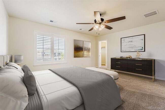Building Photo - Spacious Spring Valley Stunner – Move-In R...