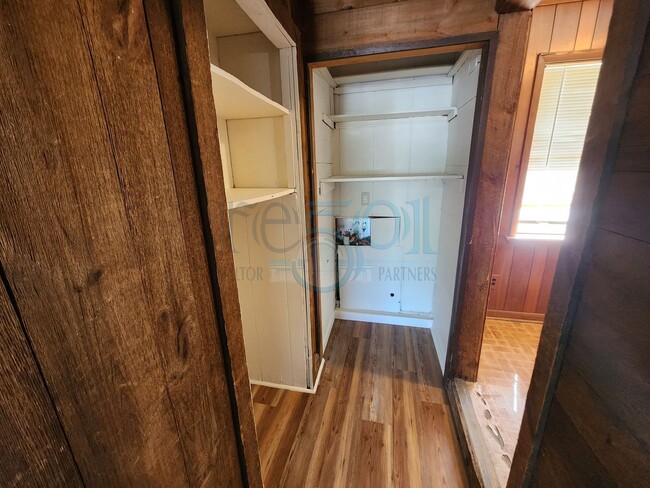 Building Photo - 29 Brookview Dr