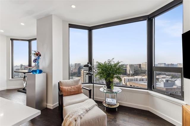 Building Photo - 3030 McKinney Ave