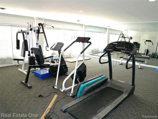 Building Photo - 444 Chester St