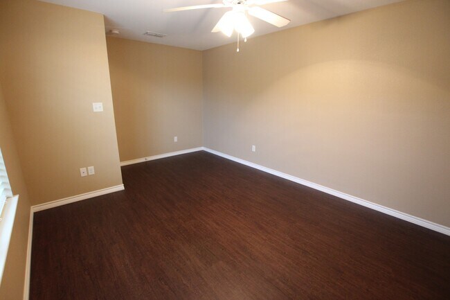 Building Photo - 19401 King Ranch Dr