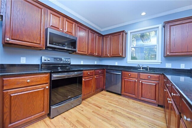 Building Photo - 2130 Hickory Cove