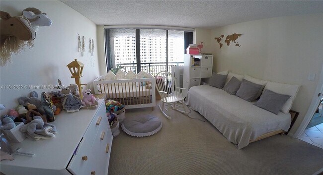Building Photo - 540 Brickell Key Dr