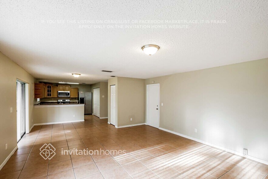 Building Photo - 2300 SW 106th Ave