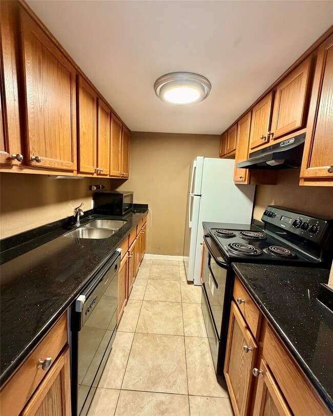 Building Photo - 7520 Hornwood Dr