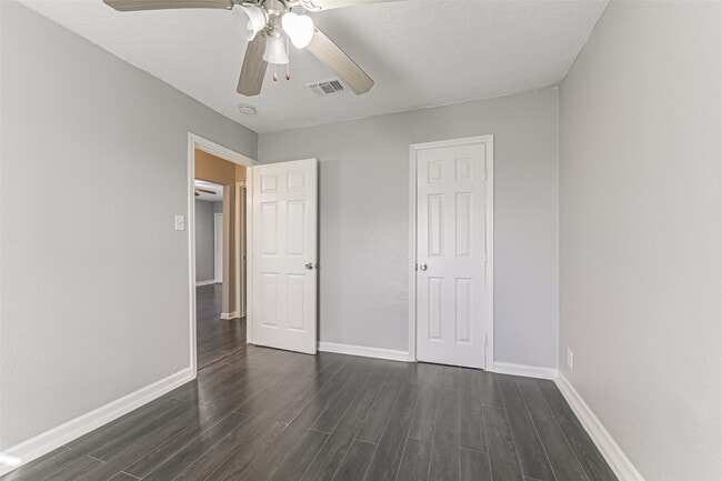 Building Photo - 510 S Utah St