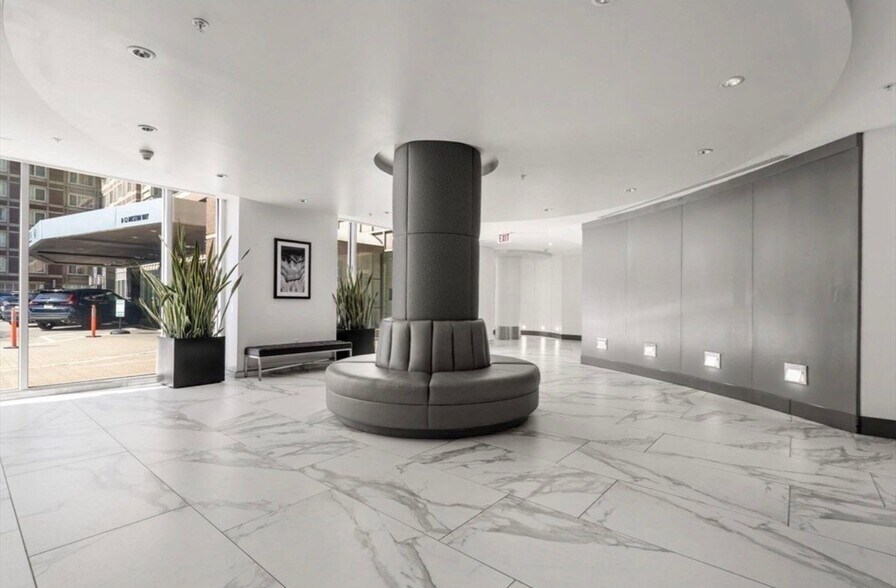 Building Photo - 10 Museum Way