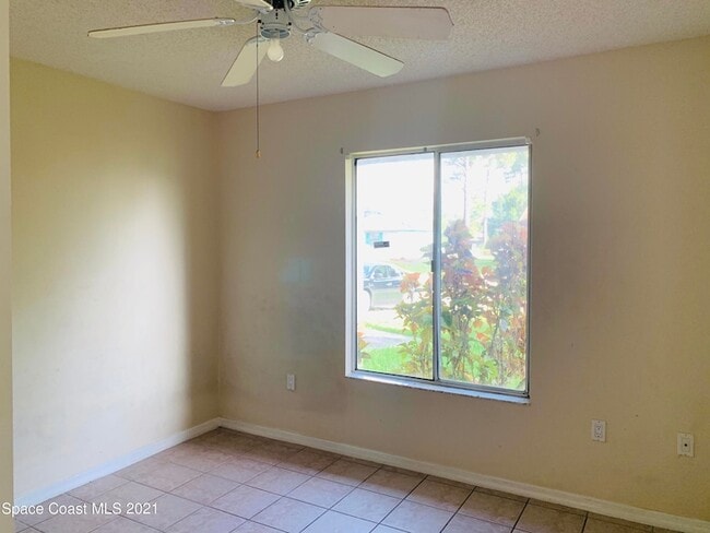 Building Photo - 1337 Helvenston St NW