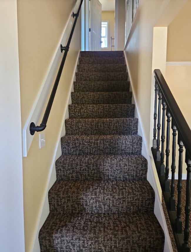 Building Photo - Spacious Two Story, 4 Bedroom, 4 Bathroom ...