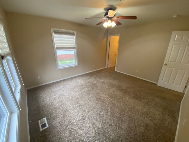 Building Photo - 3 Bedroom Corner Lot DuPont Home