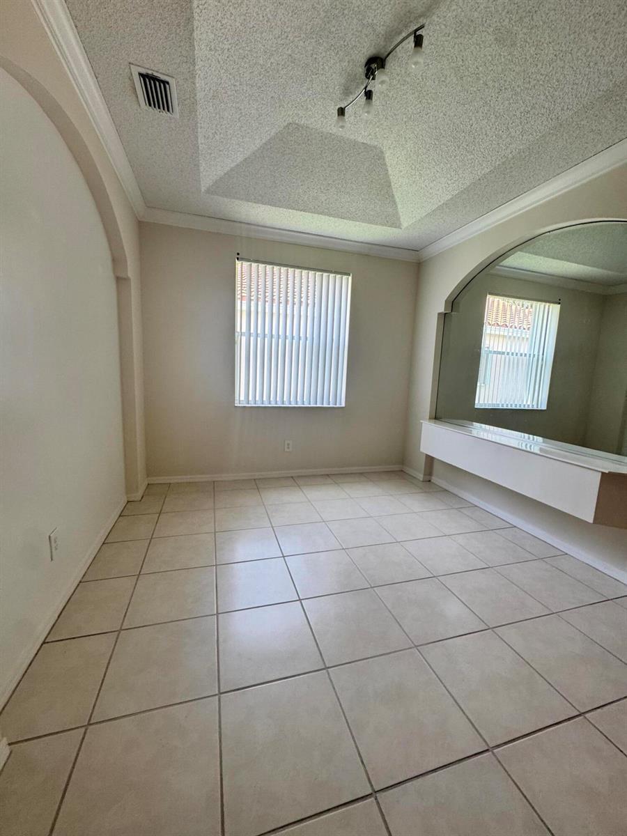 Building Photo - 10895 Fillmore Dr