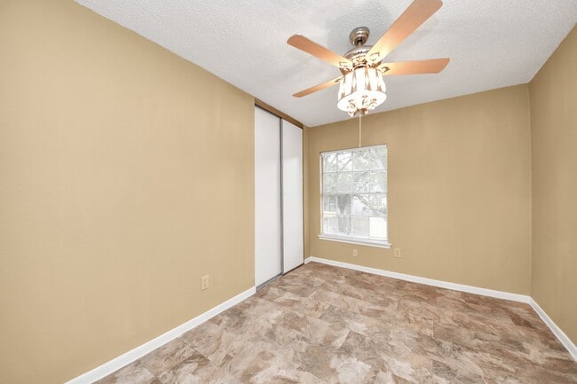 Building Photo - 1111 Cascade Creek Dr