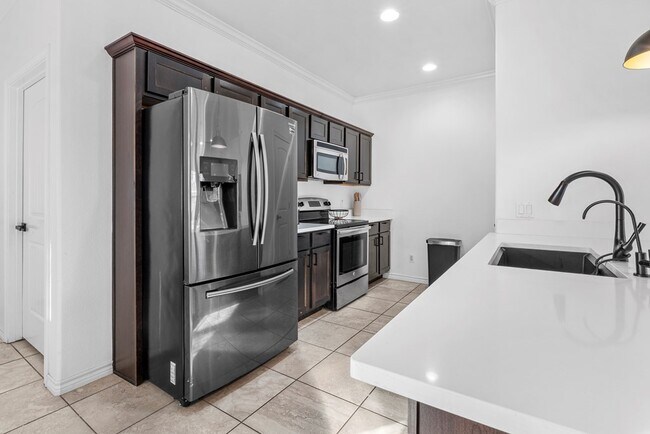 Building Photo - 201 Old Course Rd