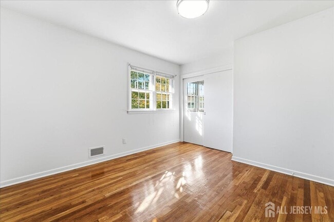 Building Photo - 35 Brooktree Rd