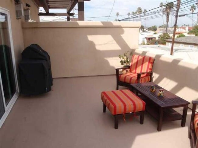 Building Photo - 4886 Coronado Ave