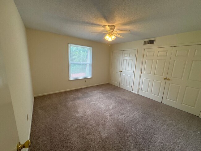 Building Photo - 523 A Dawson Ln