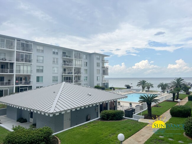 Building Photo - Destin furnished condo INCLUDES A BOAT SLI...