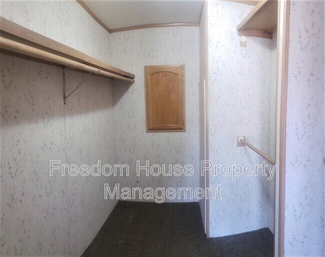 Building Photo - 2770 Rio Rico Dr