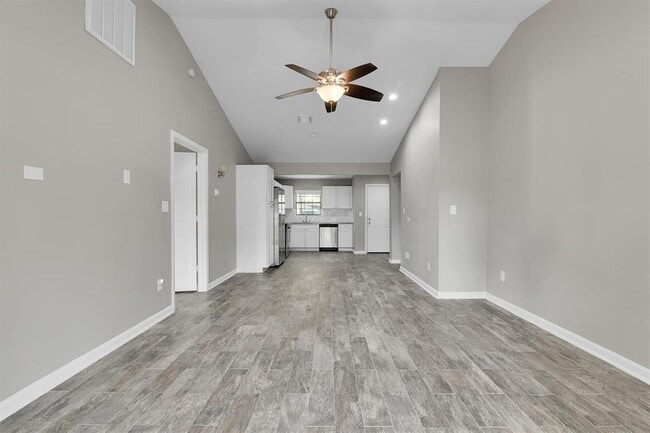 Building Photo - 3555 Balboa Cir