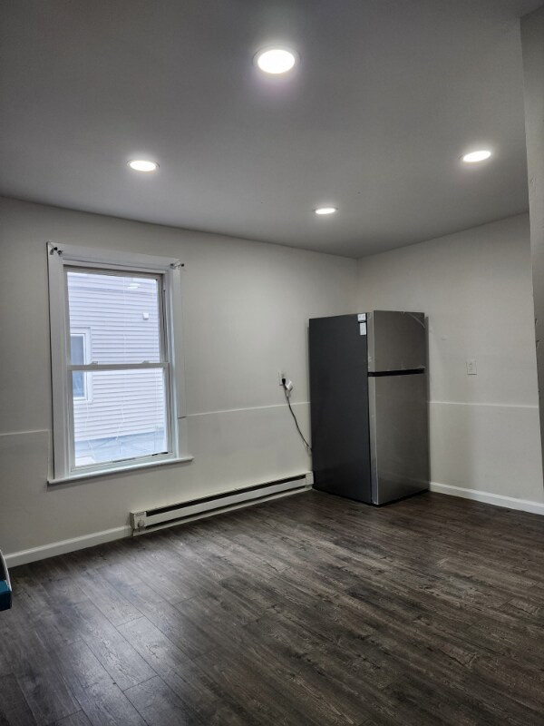 Building Photo - 129 Willow St