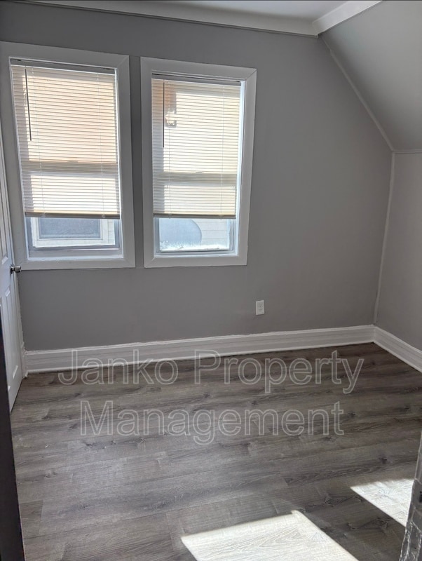 Building Photo - 7111 S Greenwood Ave