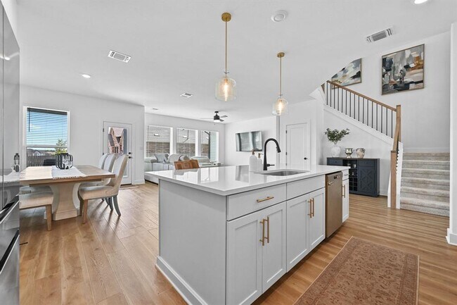 Building Photo - 115 Bamboo Dr