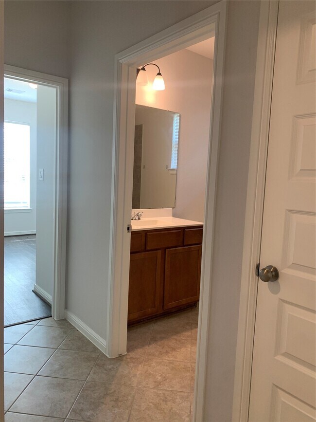 Building Photo - 18807 Fulvetta Haven Way