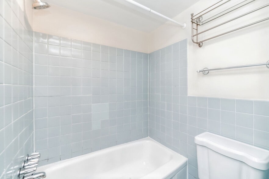 Building Photo - 1420 N Street NW #605
