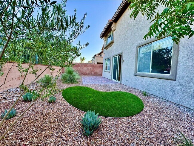 Building Photo - 10653 Turquoise Valley Dr