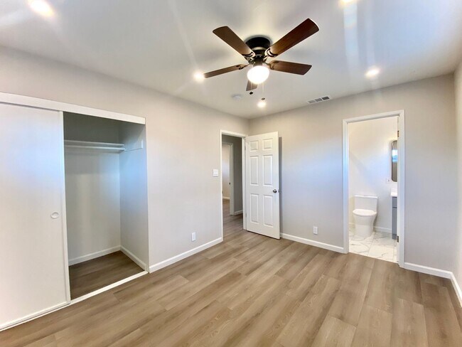 Building Photo - 5037 Morris Way