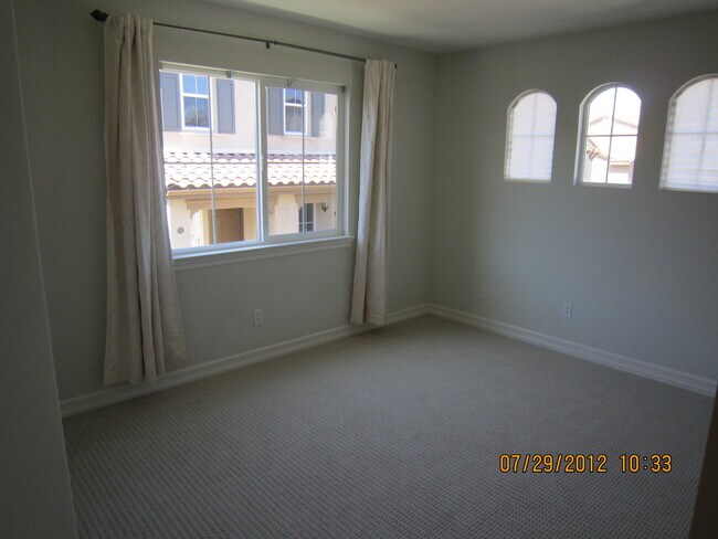 Building Photo - 10410 Duxbury Ln