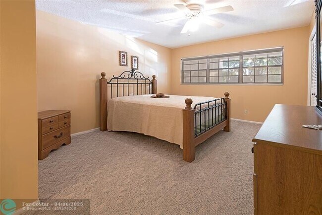 Building Photo - 3051 N Course Dr