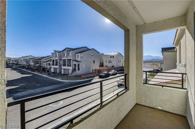 Building Photo - 6360 Pipers Brk Ln