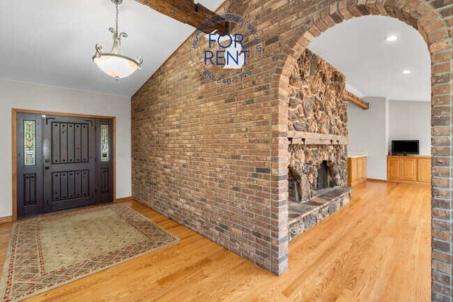 Building Photo - 7255 E Baldwin Rd