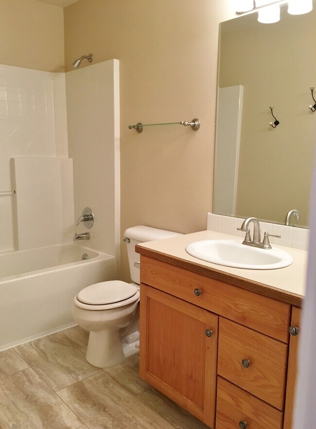 Building Photo - Beautiful 3 bed 2 bath home in a quiet cul-d-sack in downtown Eagle off Palmetto Ave