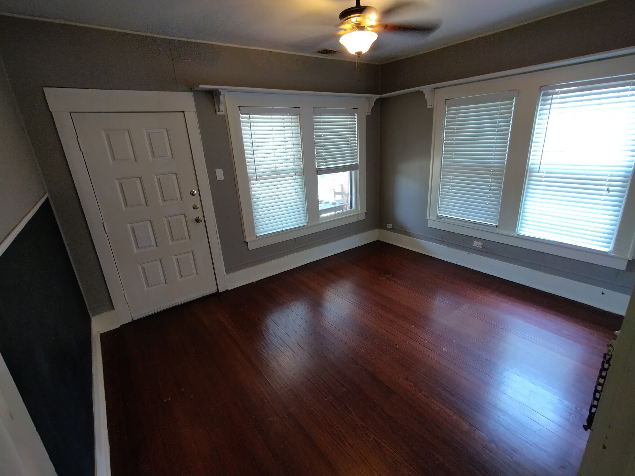 BR1 - 826 W Lynwood Ave