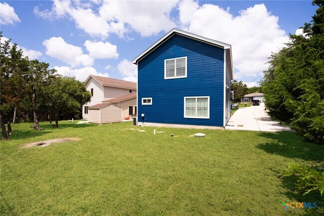 Building Photo - 1526 Bonnyview Dr