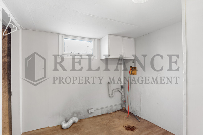 Building Photo - 317 W Kinkaid Ave