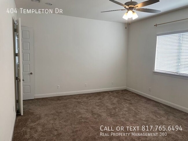 Building Photo - 404 Templeton Dr