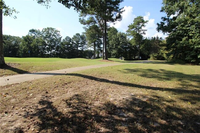 Building Photo - 1060 River Valley Dr