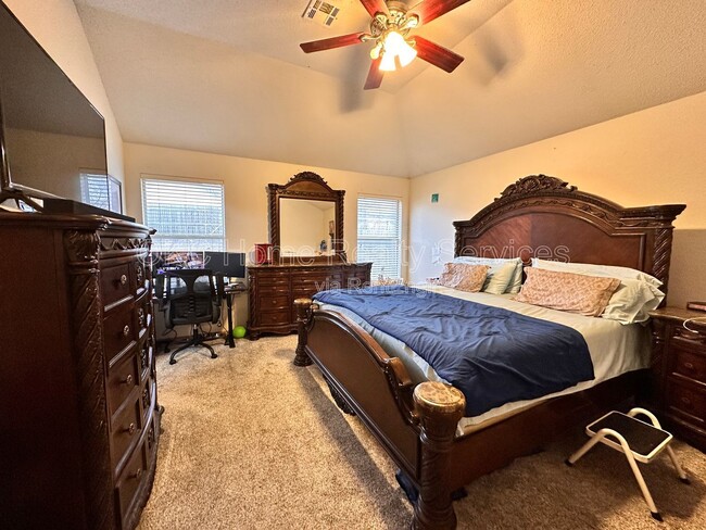 Building Photo - 17316 Valley Crst