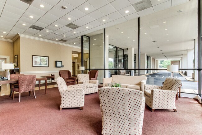 Light/Bright Lobby - 3800 Fairfax Dr