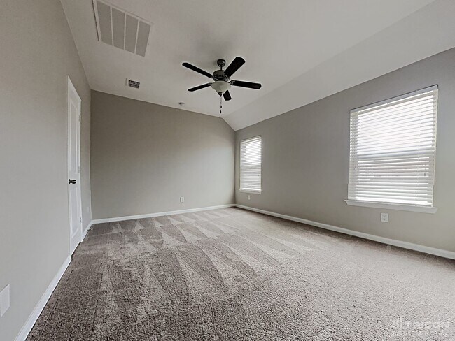 Building Photo - 1214 Cres View Dr