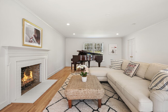 Building Photo - 60 Squires Ln