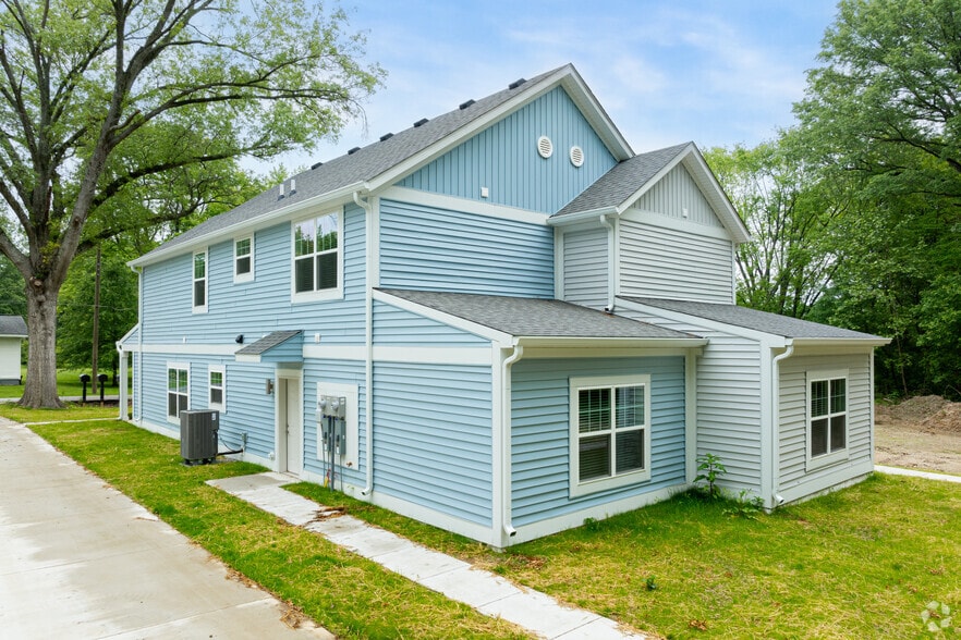 Building Photo - Sullivan Downtown Townhomes