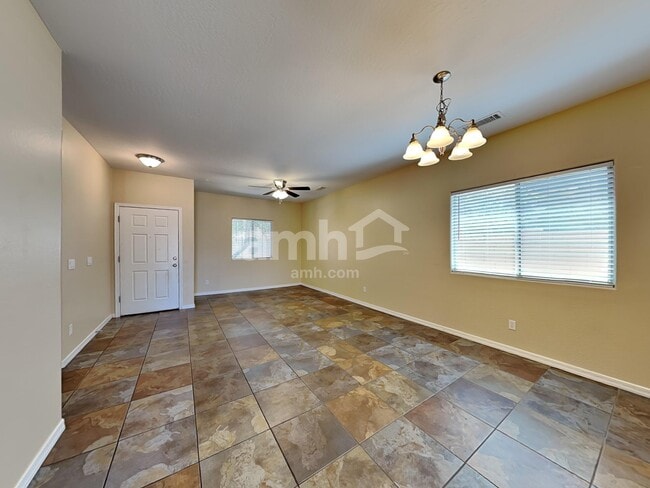 Building Photo - 9318 N 186th Ln