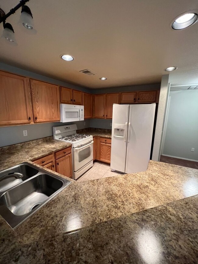 Building Photo - Rancho Mirage CONDO 1 Bedroom 1 Bath  1/CG