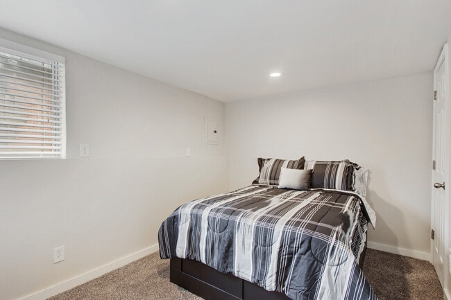 Building Photo - 4032 Clark Ave